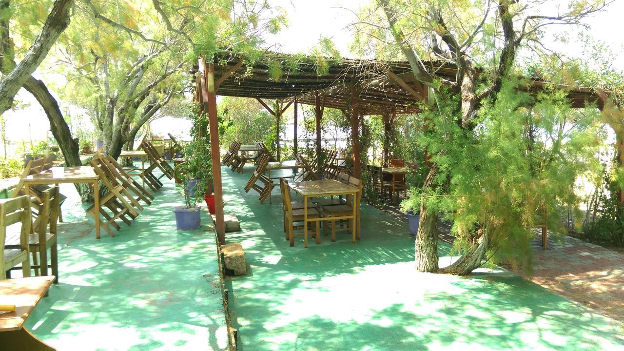 Hotel Leon Foca Exterior photo